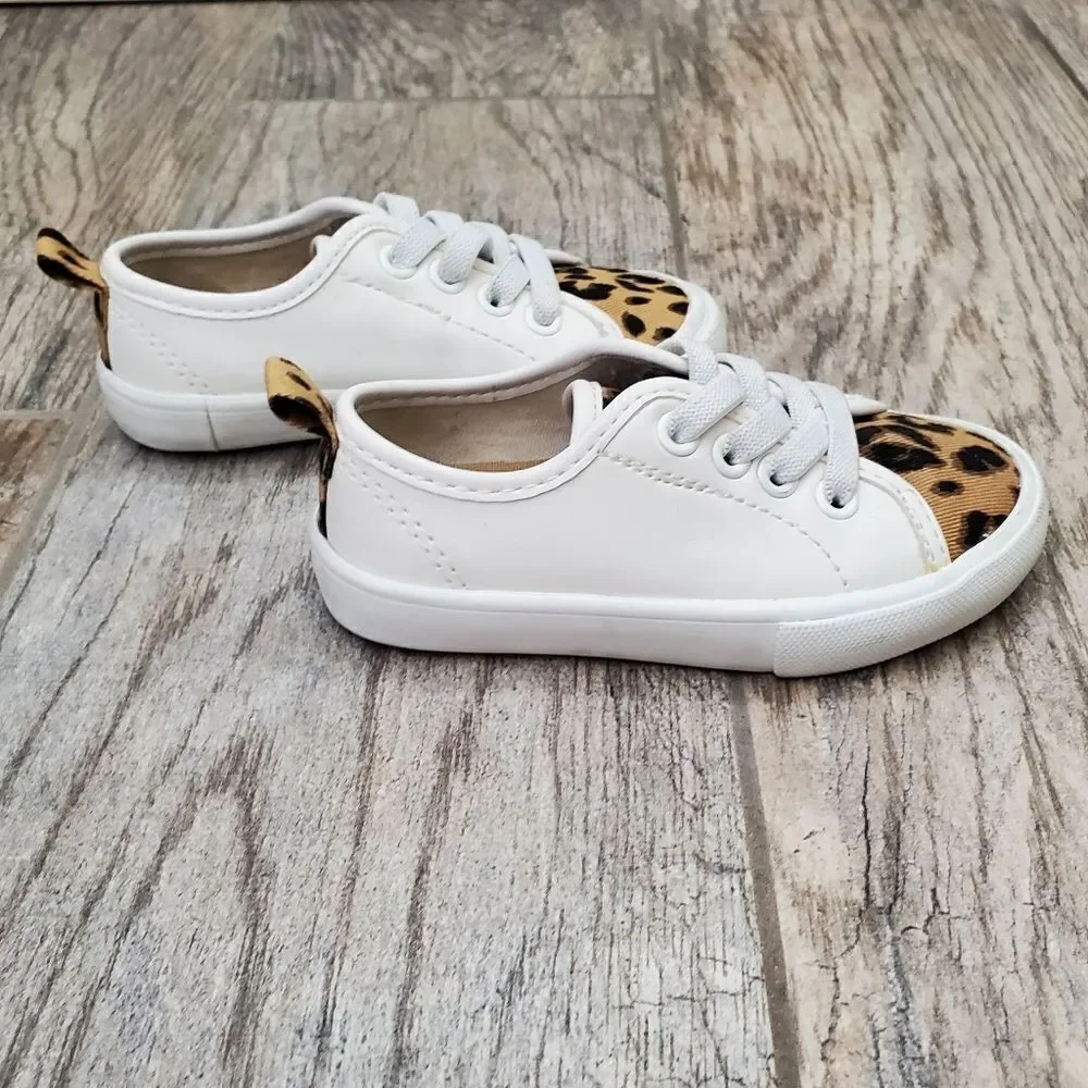 Old Navy White and Leopard Print Shoes Size 5
